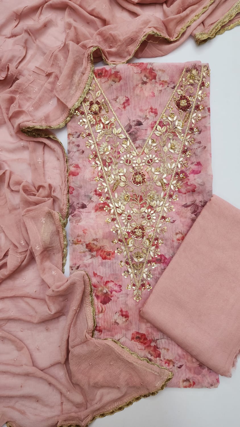 ORGANZA SUIT WITH WORK